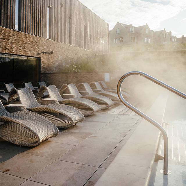 The spa - hydrotherapy pool